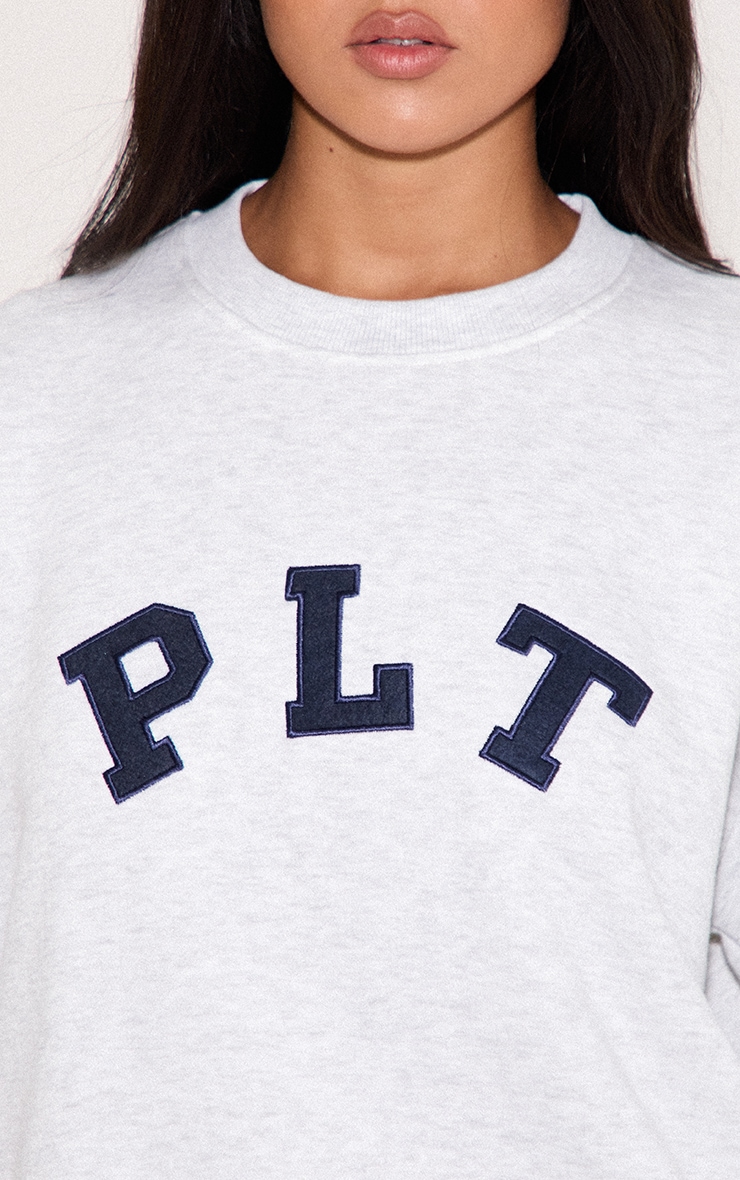 PRETTYLITTLETHING Ash Grey Logo Oversize Sweatshirt image 4