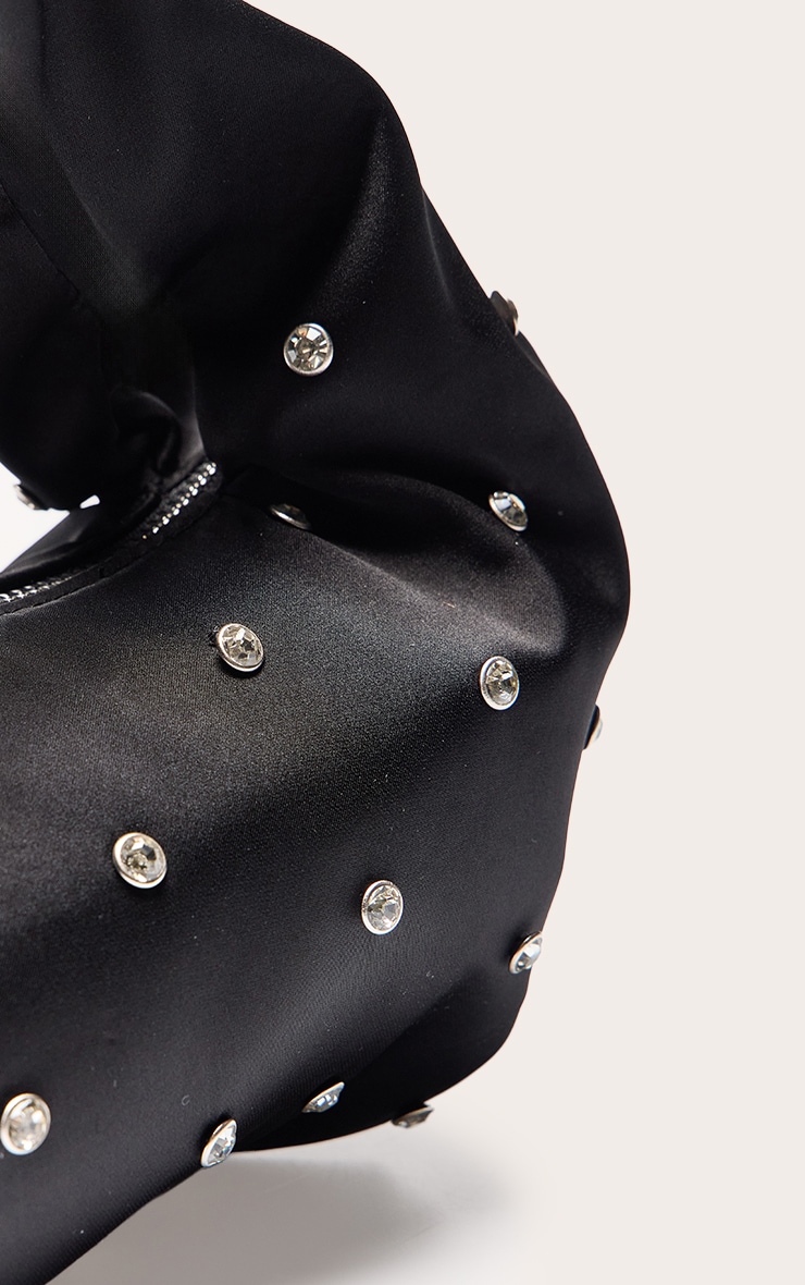 Sac pochette satiné noir à strass cloutés image 5