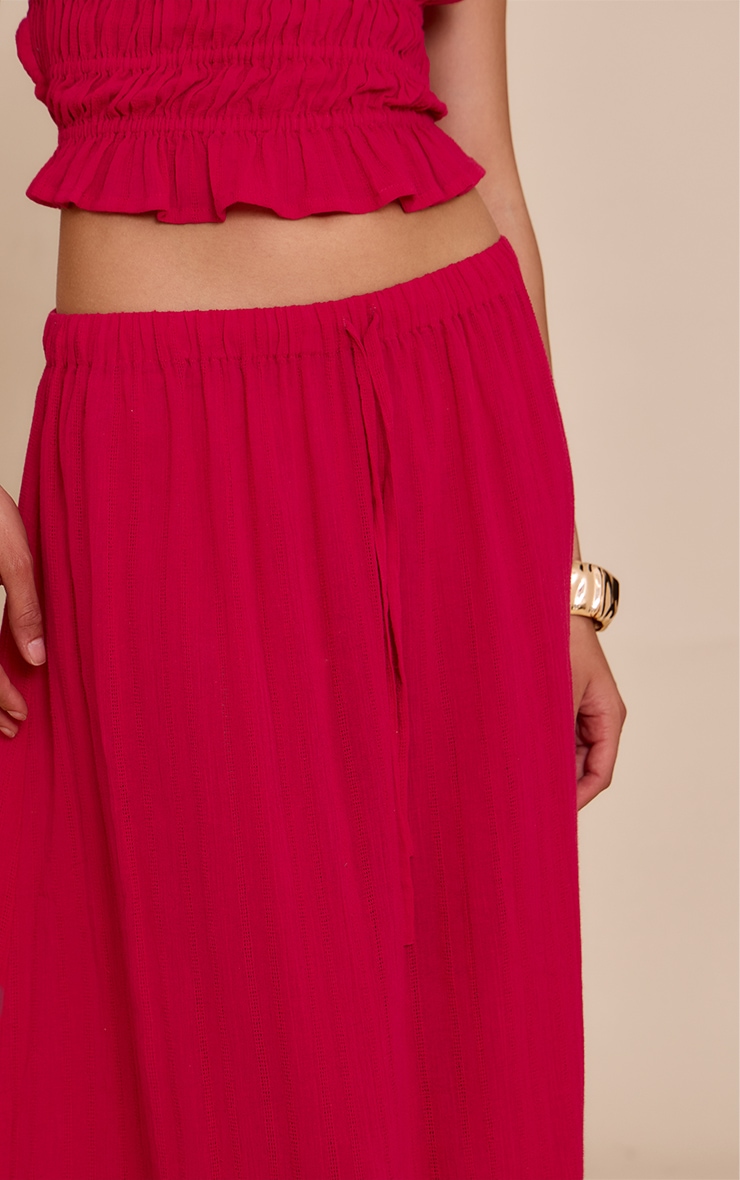 Jupe longue texturée fuchsia à taille mi-haute image 4