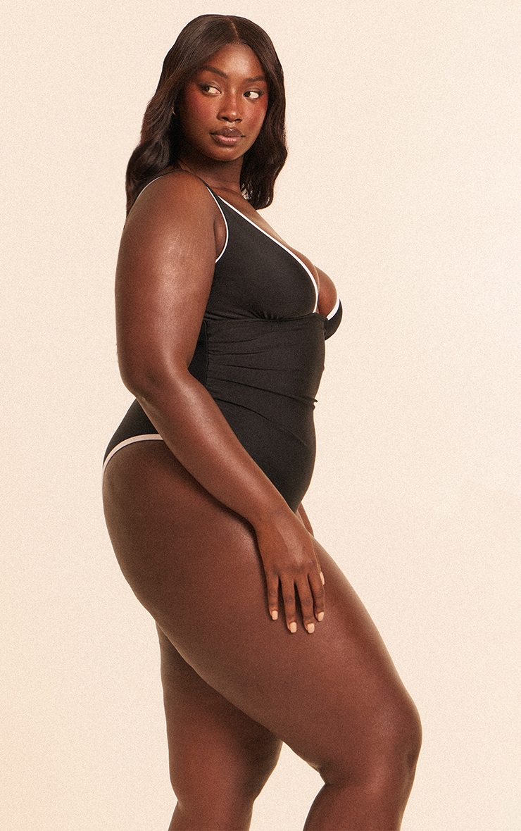 Plus Black Contrast Binding Plunge Ruched Swimsuit image 3