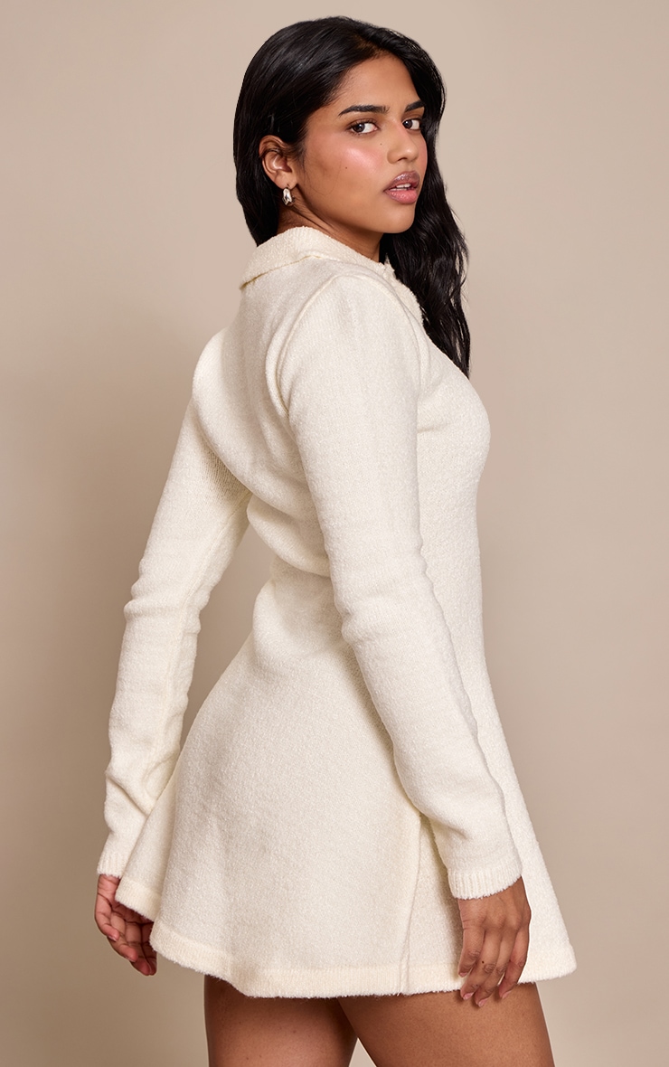 Petite Mini robe fluide en maille tricot crème à manches longues image 2