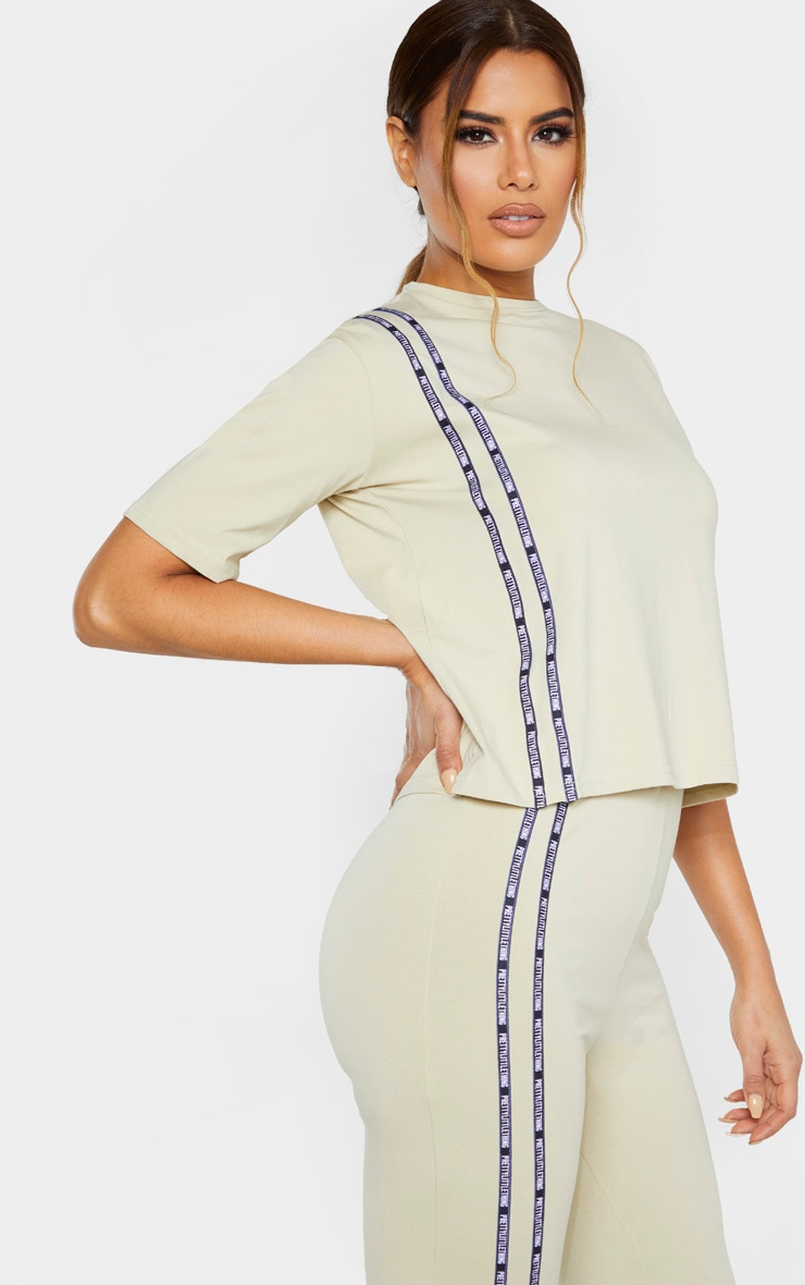 PRETTYLITTLETHING Tall Stone Taping T- Shirt