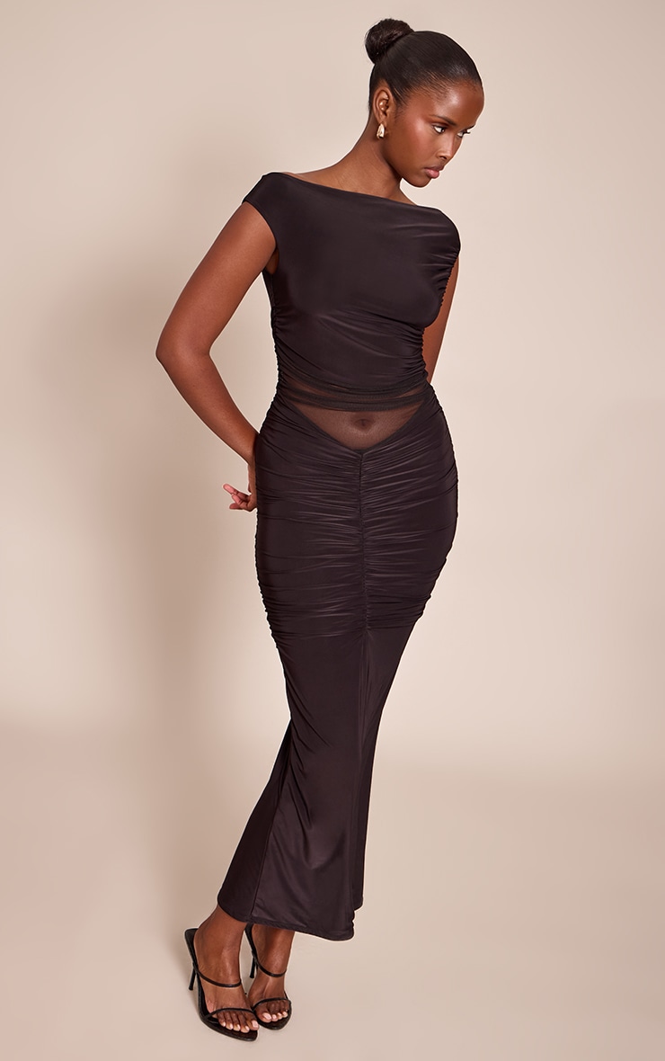 Robe longue en mesh noir à épaules dénudées et partie superposée image 3
