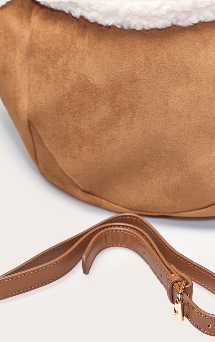 Tote bag en suédine chataîgne à doublure en fausse fourrure image 5