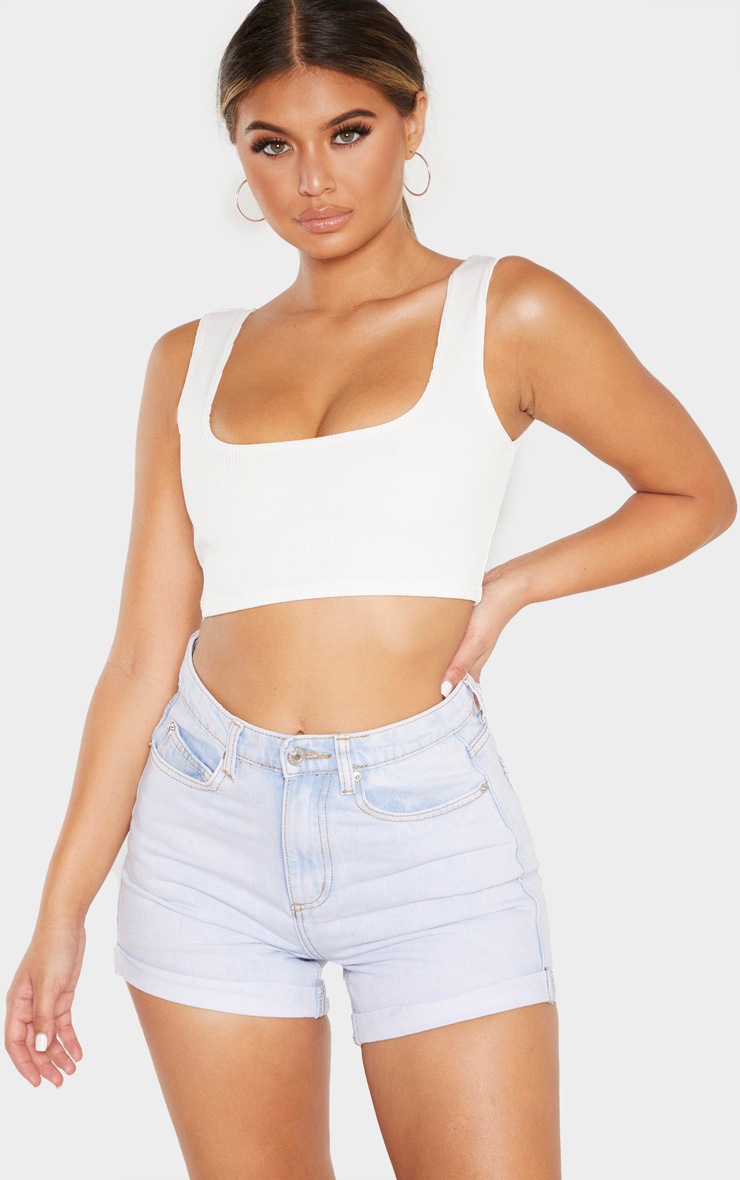 Short mom javelisé retroussé