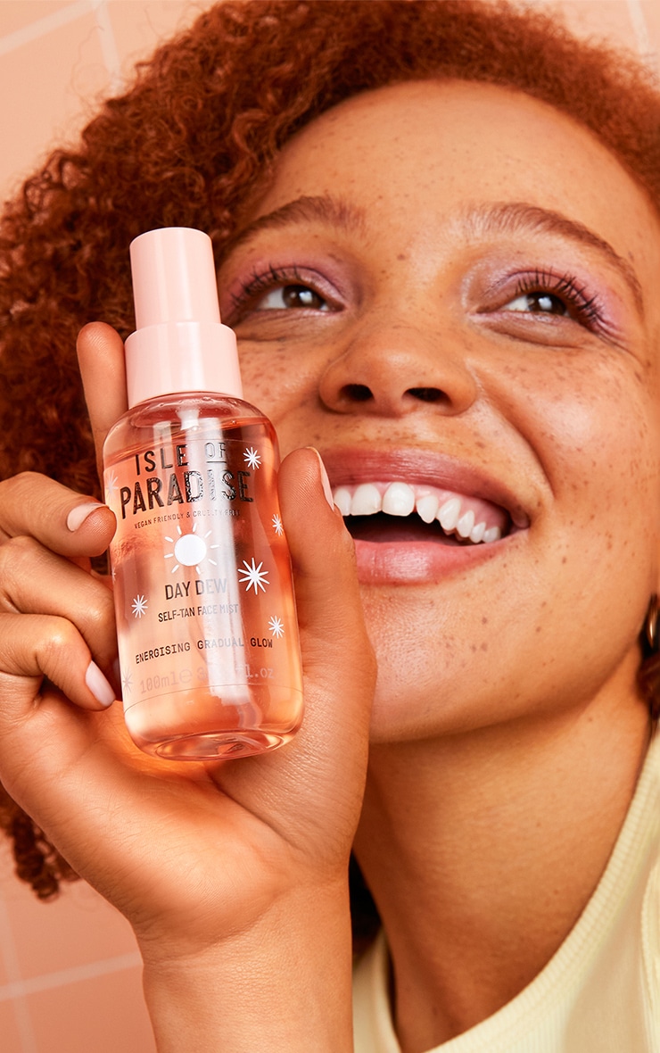 Isle of Paradise Day Dew Self-Tan Face Mist image 2