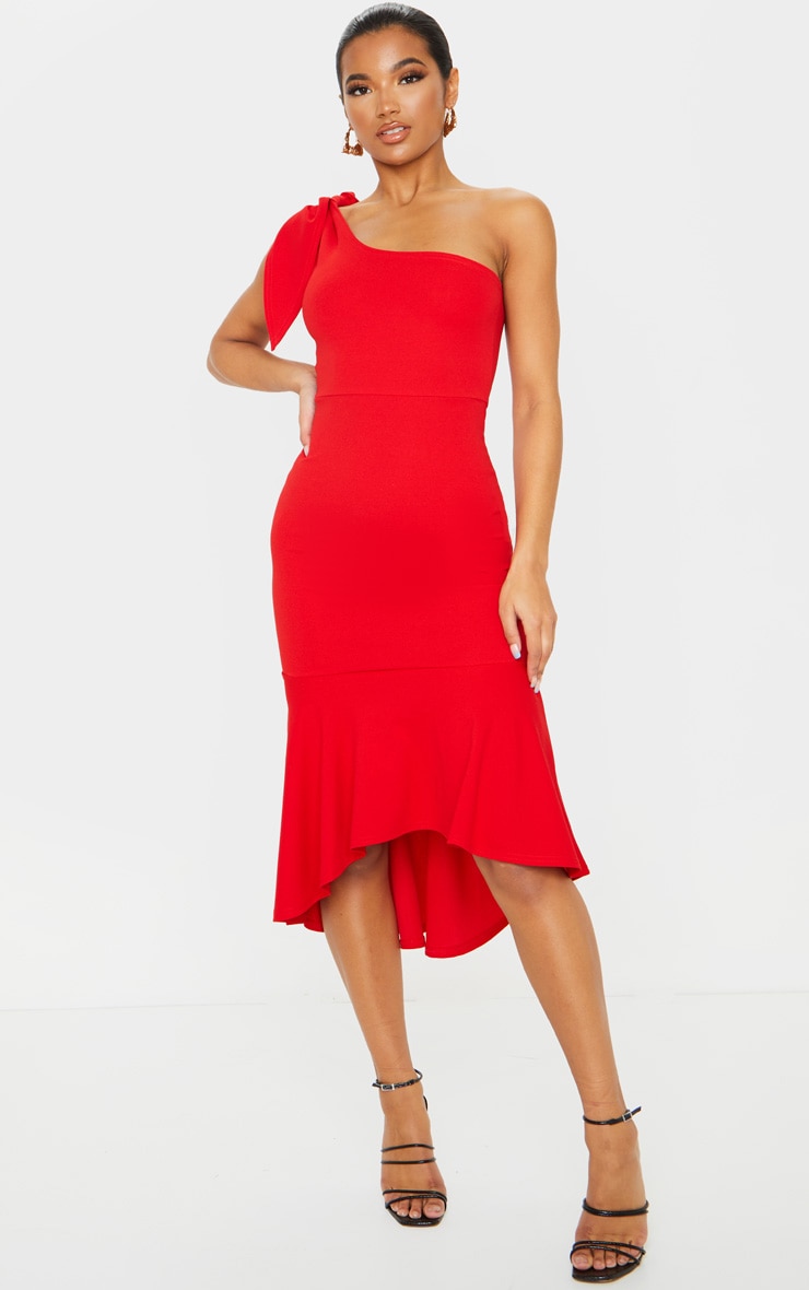 Robe mi-longue asymétrique rouge à épaule nouable