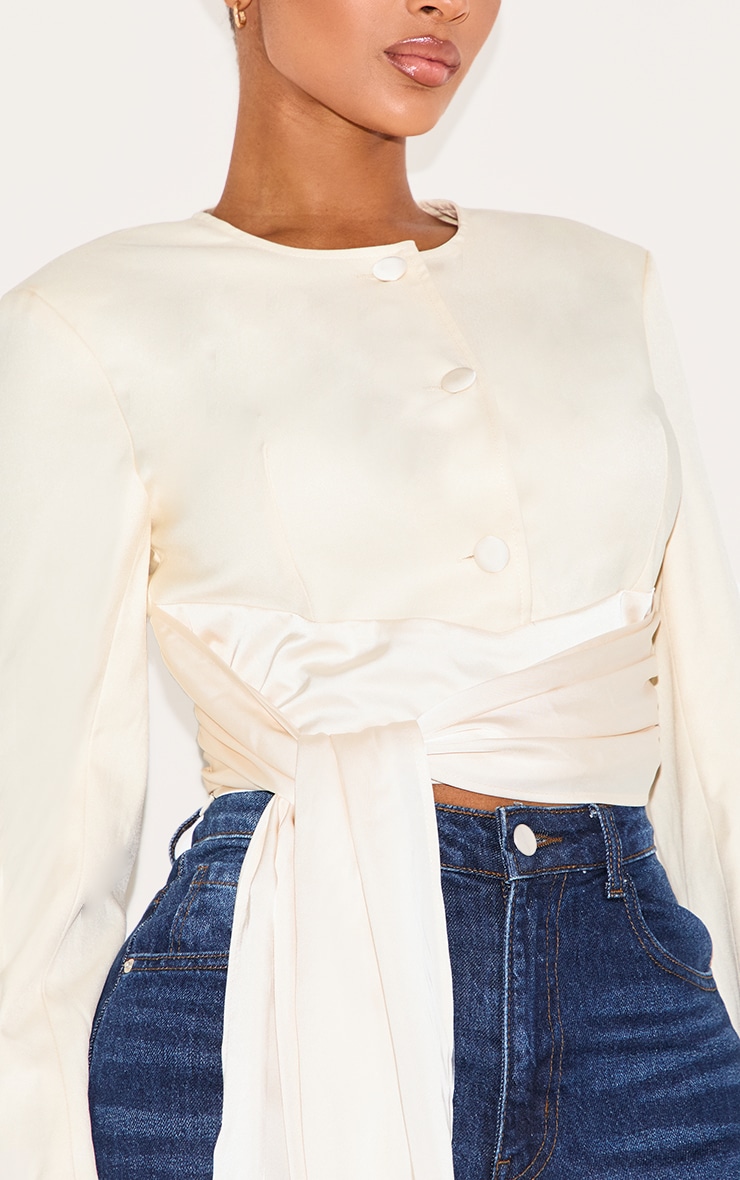 Shape Top de tailleur crème à manches longues et détail noué image 4