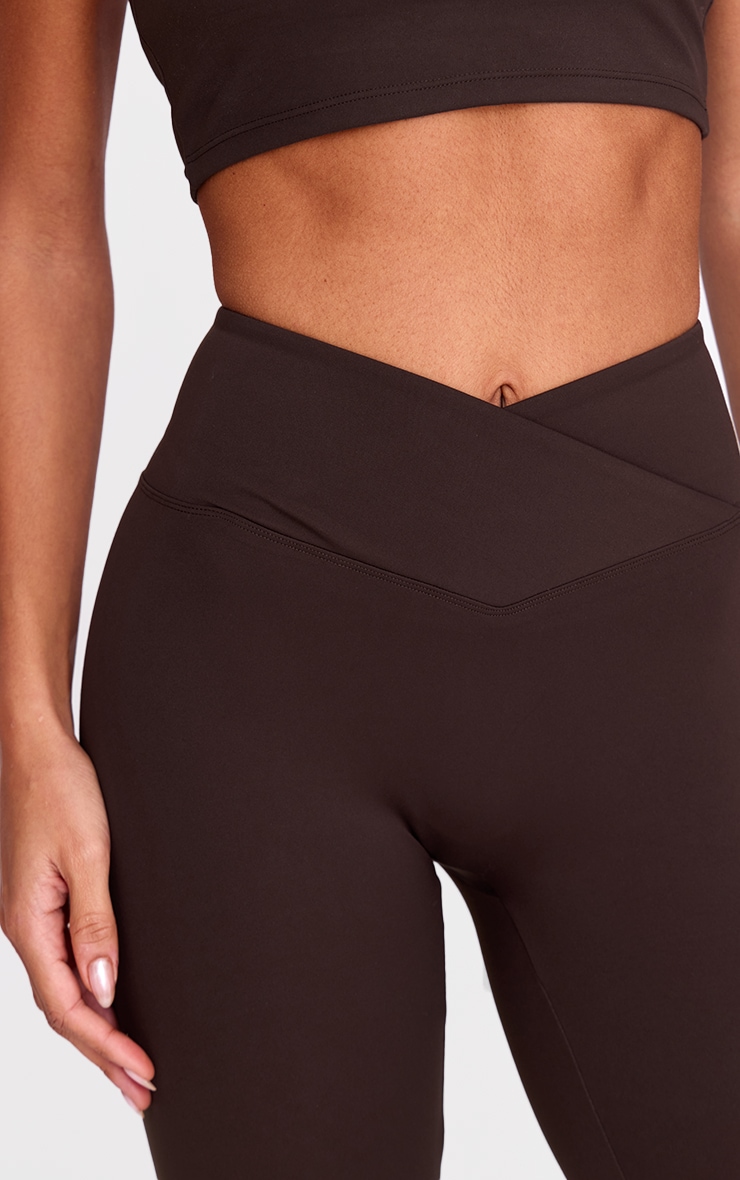 Legging de sport en Sculpt espresso à taille croisée image 4