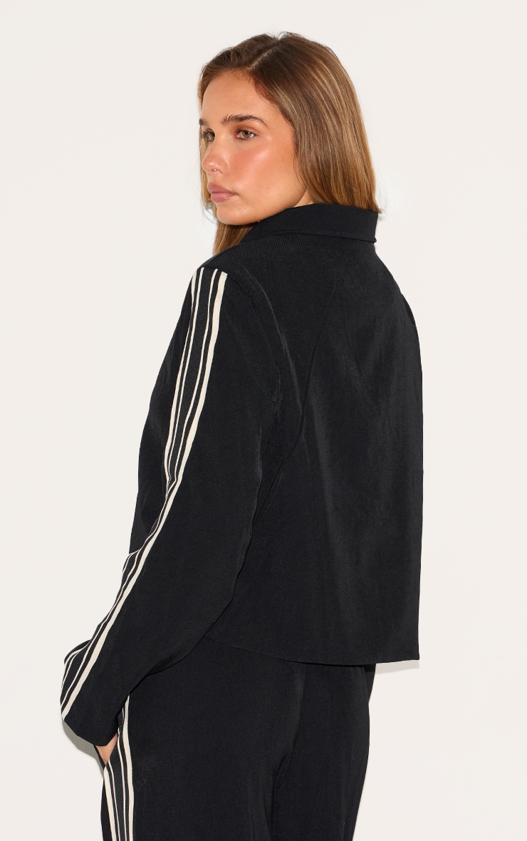 Veste courte tissée noire à rayures sur les côtés image 2