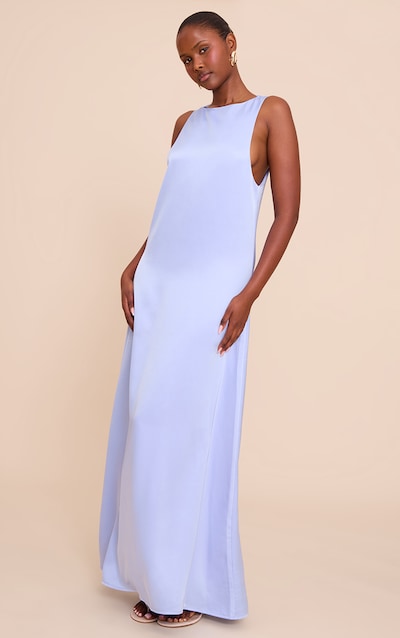 Robe longue satinée bleue sans manches à col bateau