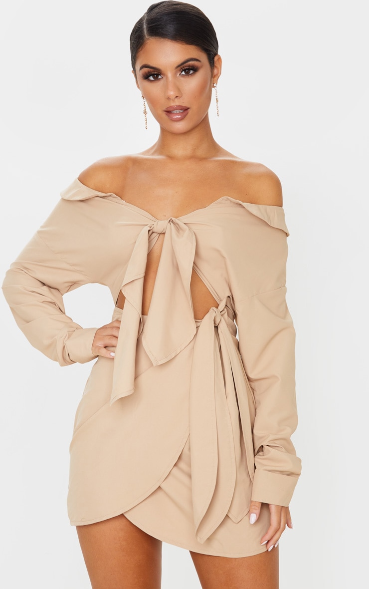 Robe moulante découpée fauve style portefeuille à noeud frontal et col bateau