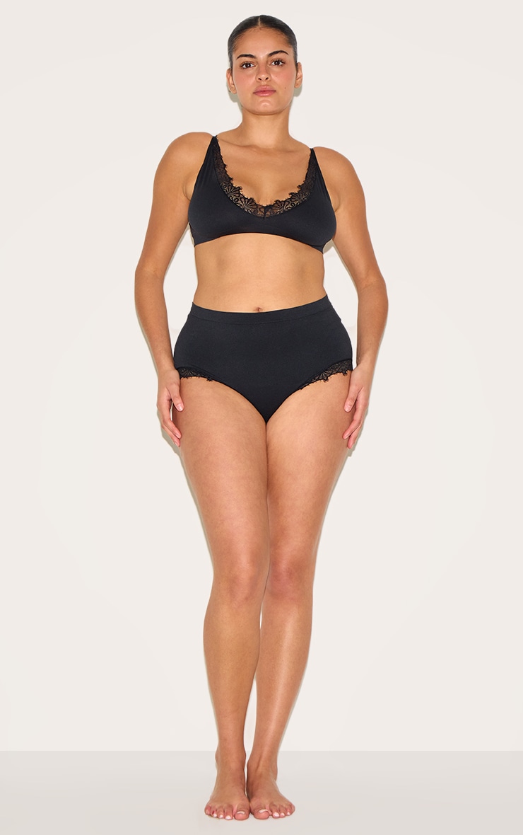 Plus Culotte Noire Ornée de Dentelle image 3