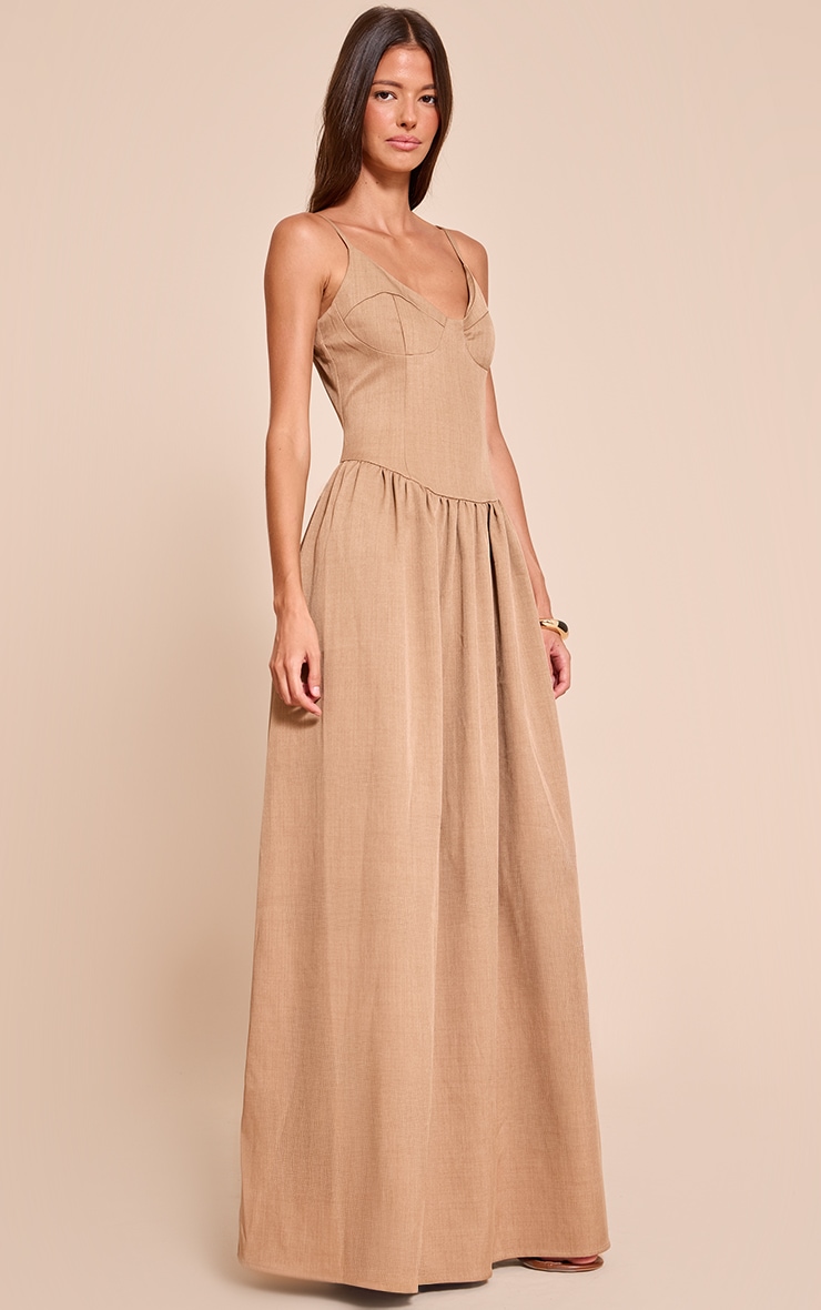 Robe longue tissée taupe à bretelles fines et détails sur le buste image 3