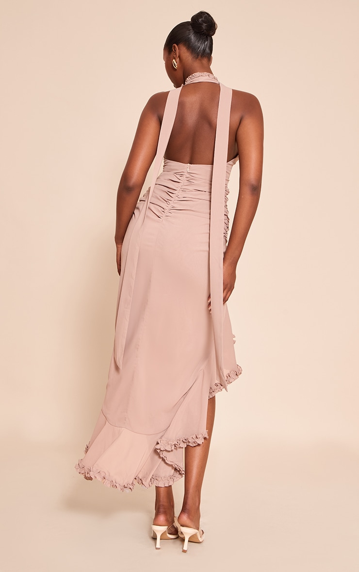 Robe longue taupe sans manches à décolleté et volants image 2
