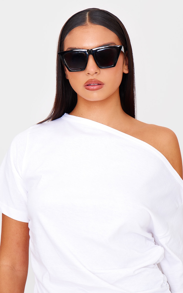 Lunettes de soleil triangle noires image 1