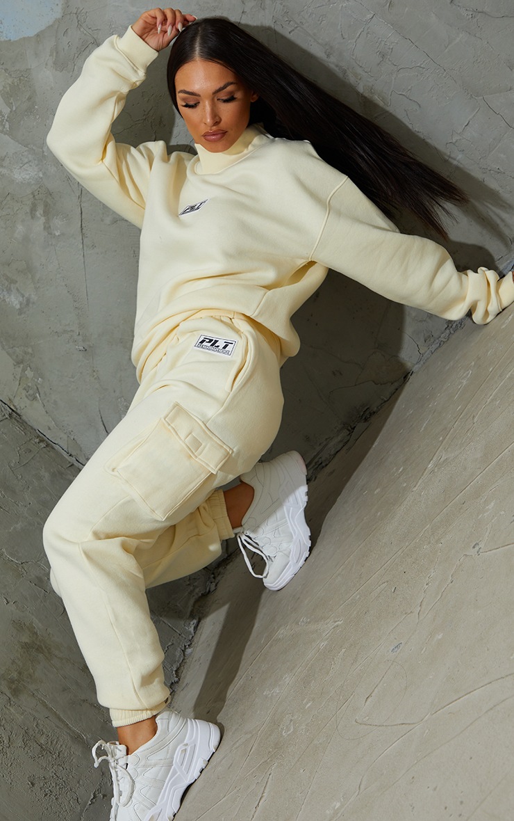 PRETTYLITTLETHING Cream Badge Joggers