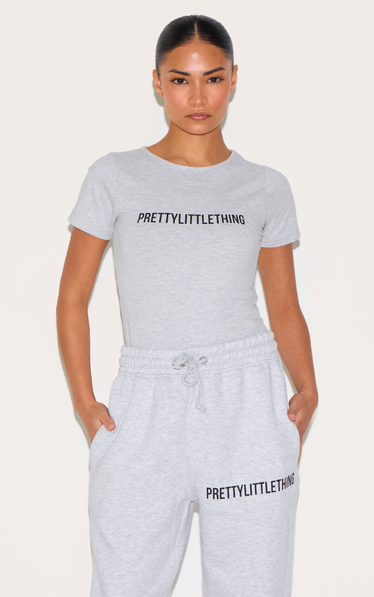 PRETTYLITTLETHING Petite Ash Grey Logo Short Sleeve Bodysuit image 4