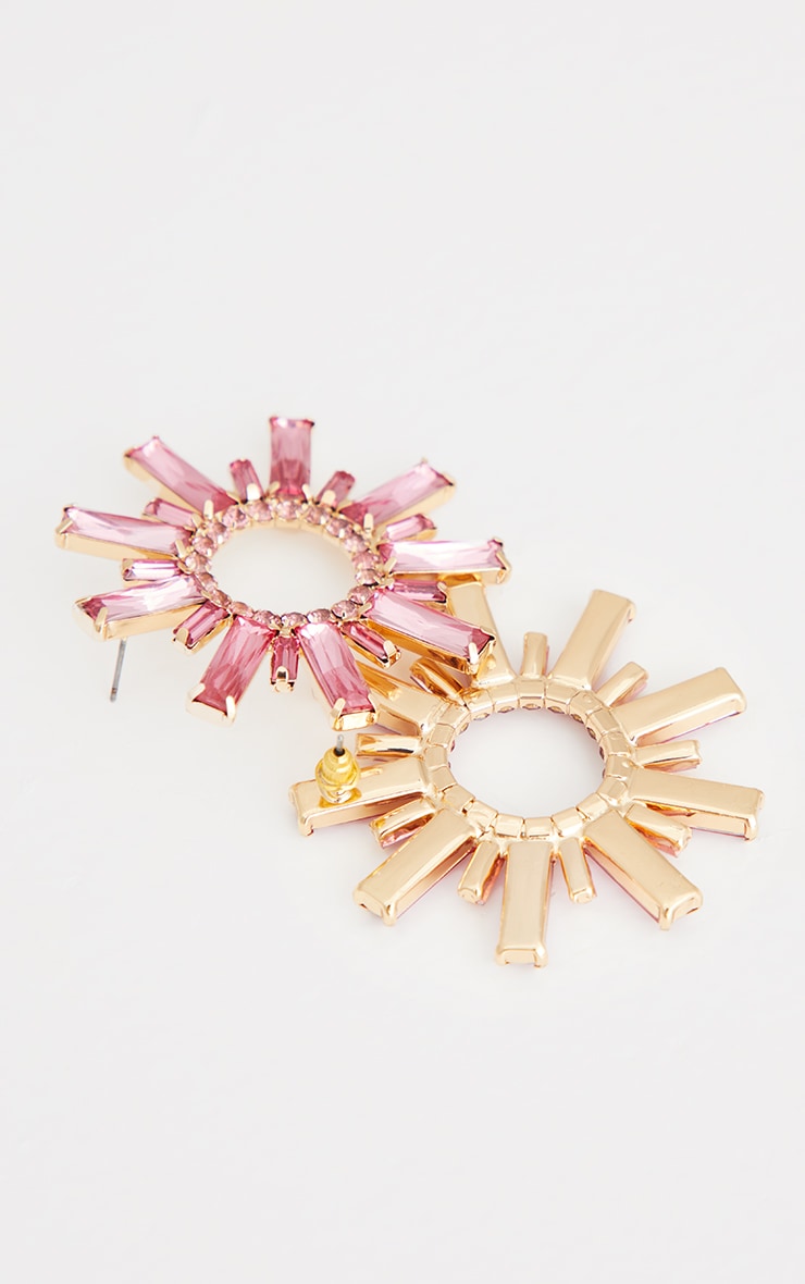 Boucles d'oreilles XXL fines rose vif à strass style baguette  image 3