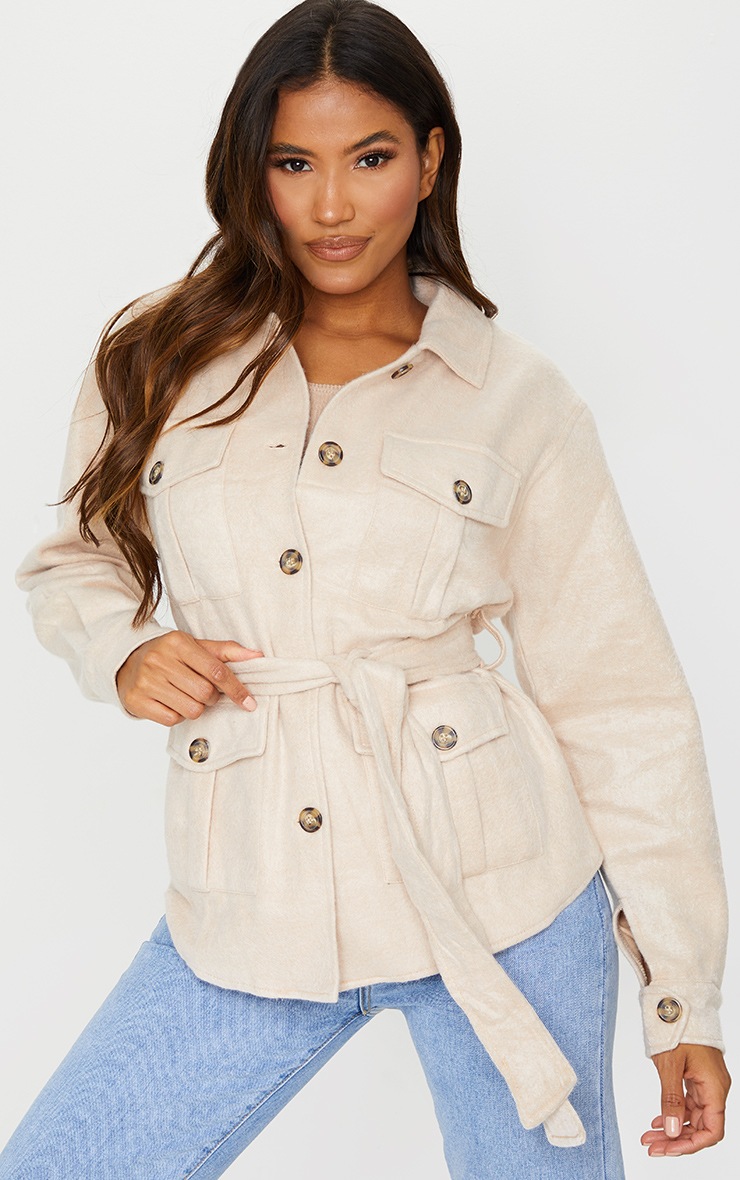 Veste style chemise camel ceinturée à ourlet tombant