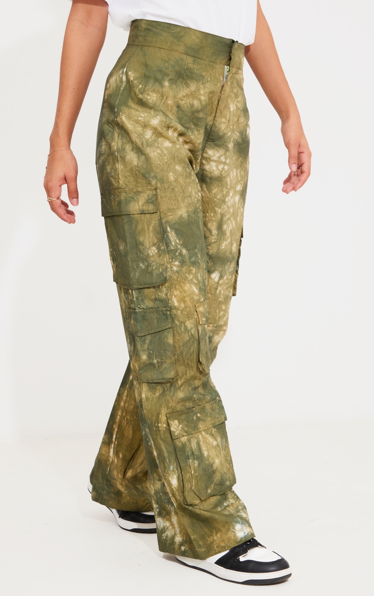 Petite Pantalon cargo large imprimé camouflage vert à poches image 2