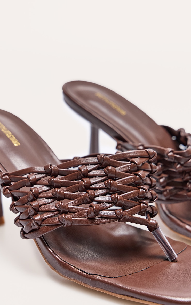 Mules style tongs carrées en PU chocolat à talon moyen et bride tissée image 4