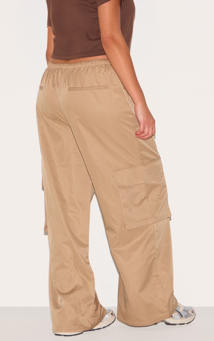 Plus Pantalon droit stye cargo gris pierre à cordons ajustables et poches image 3