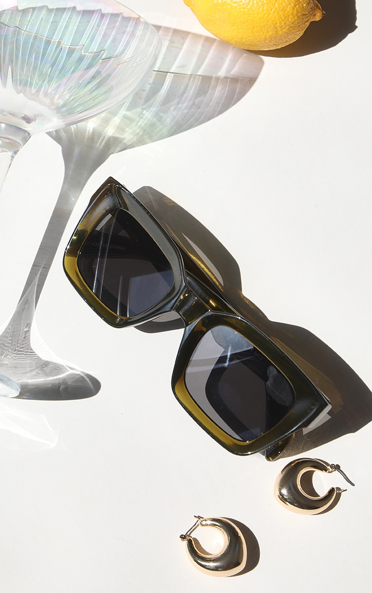 Lunettes de soleil carrées à verres marron foncé