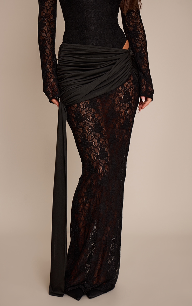 Jupe longue moulante en dentelle noire froncée à partie superposée drapée image 2