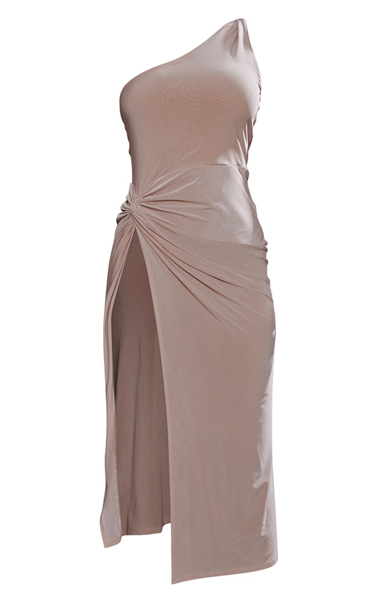 Robe mi-longue moulante beige asymétrique à détail torsadé image 5