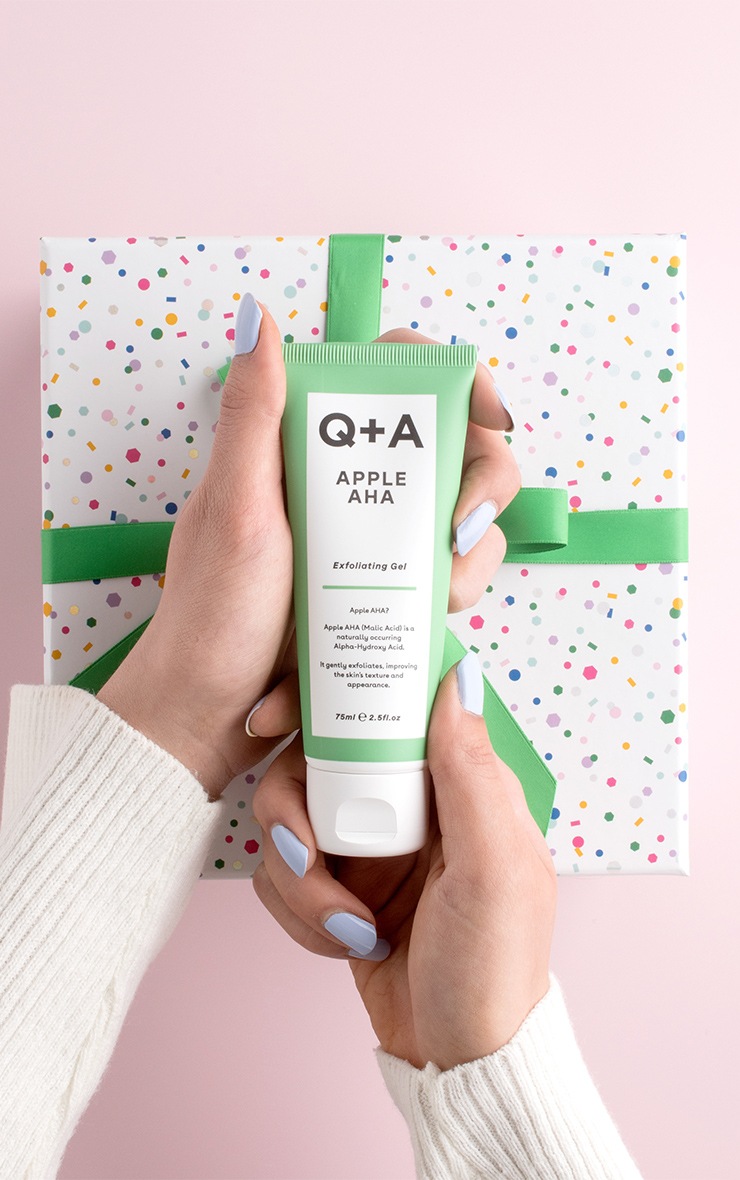 q-a-apple-aha-exfoliating-gel-beauty-prettylittlething
