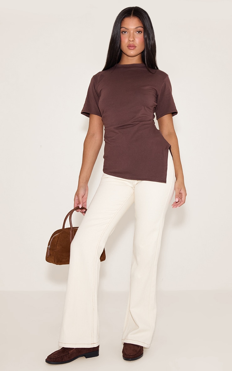 T-shirt en coton chocolat froncé sur le côté à ourlet asymétrique image 3