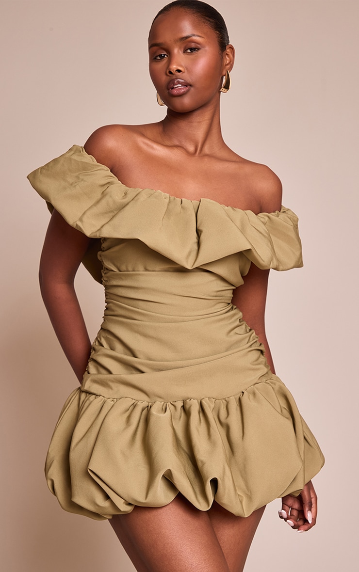 Mini robe droite tissée vert olive froncée à col bardot image 1