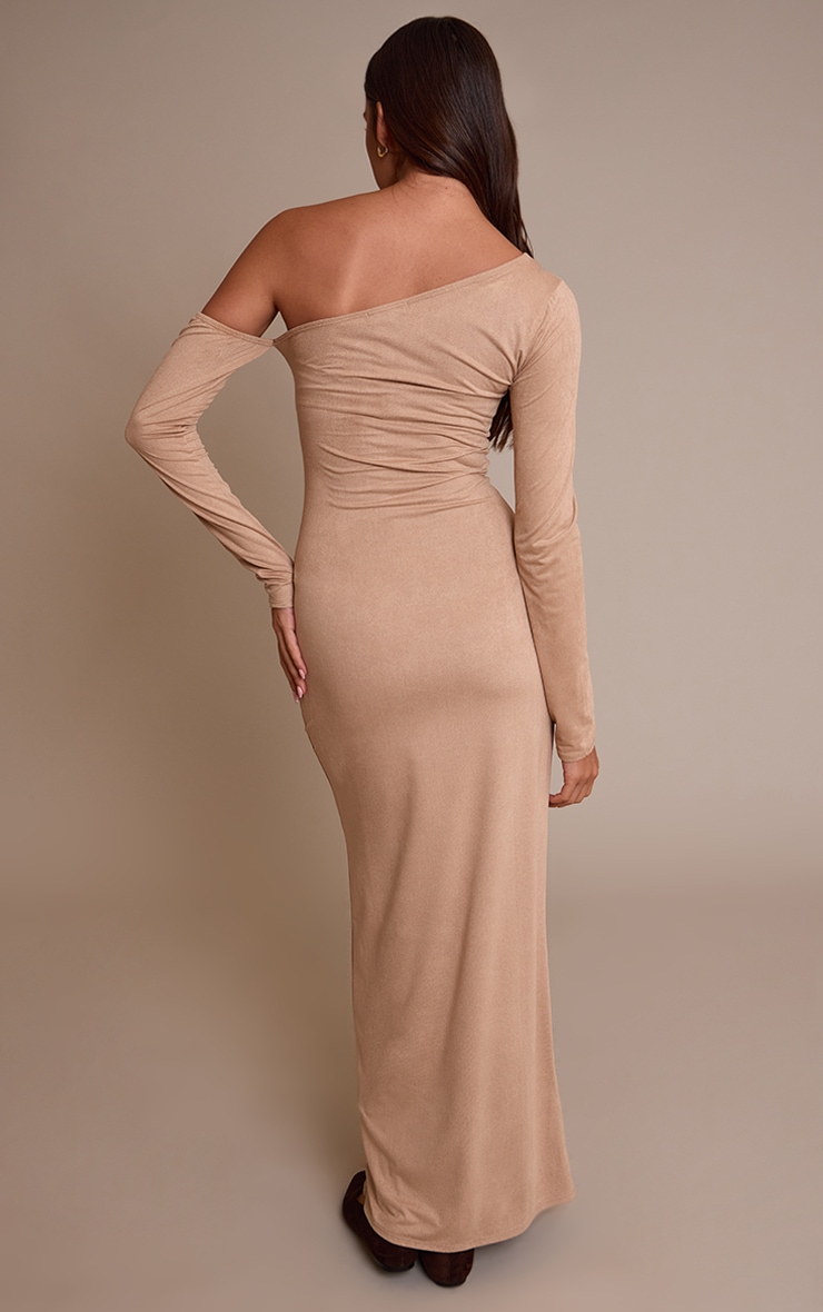 Robe longue asymétrique en suédine sable image 2