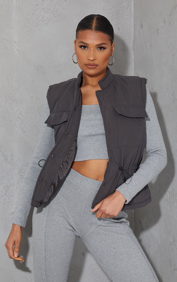 Veste sans manches gris anthracite à détail poches et taille ajustable