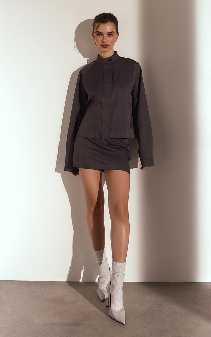 Mini-jupe de tailleur gris foncé