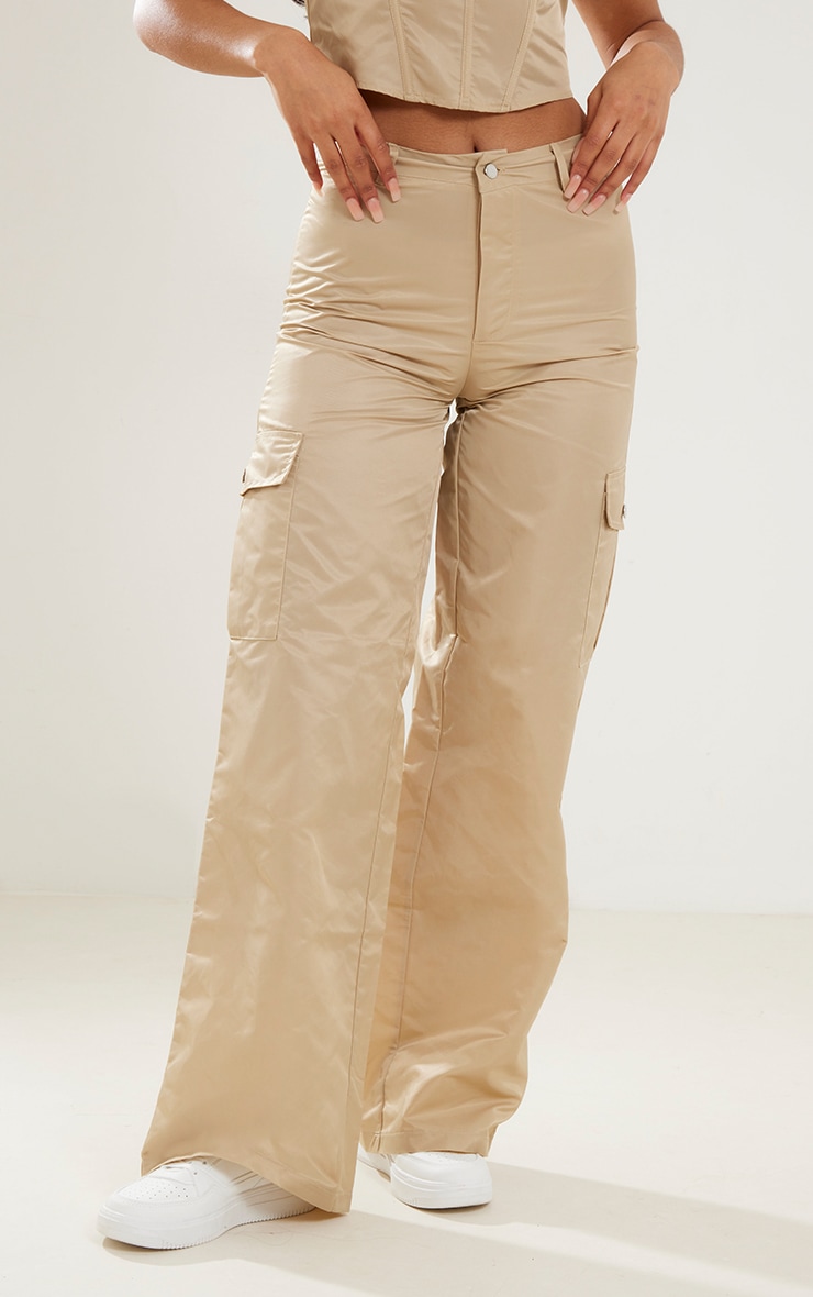 Pantalon cargo large en nylon gris pierre à détail poches image 2