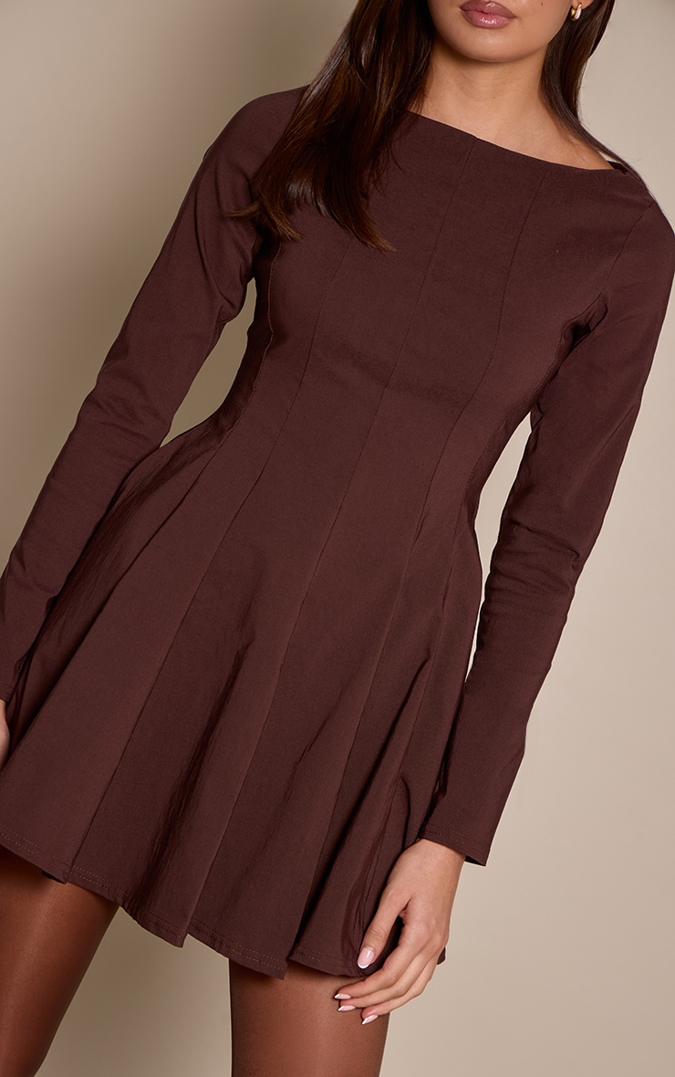 Chocolate Stretch Woven Boat Neck Long Sleeve Pleated Shift Dress image 4