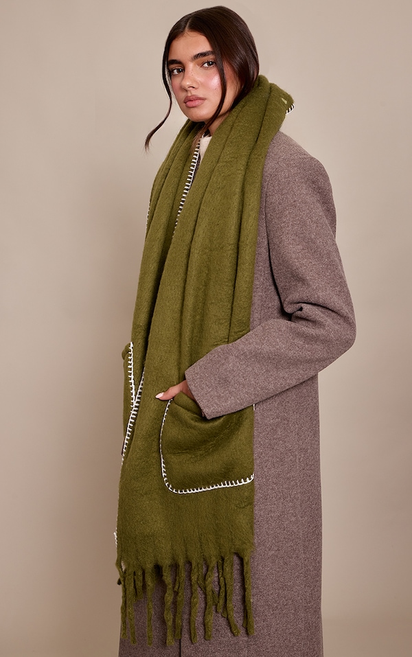 Écharpe en maille tricot vert olive contrastée à poches