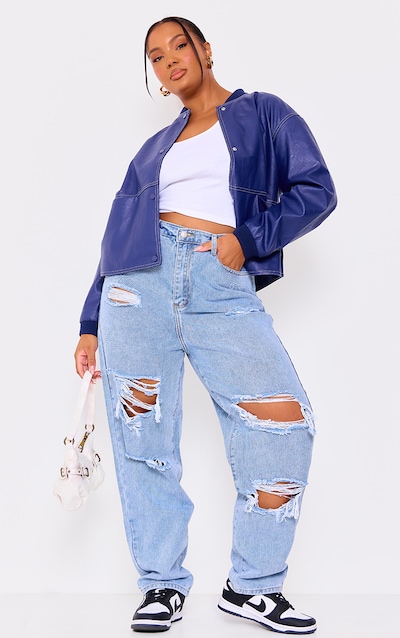 PRETTYLITTLETHING Plus Light Wash Ripped Mom Jeans