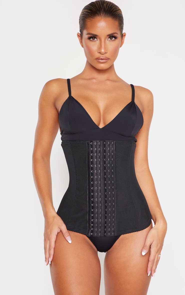 Corset en mesh noir à agrafes