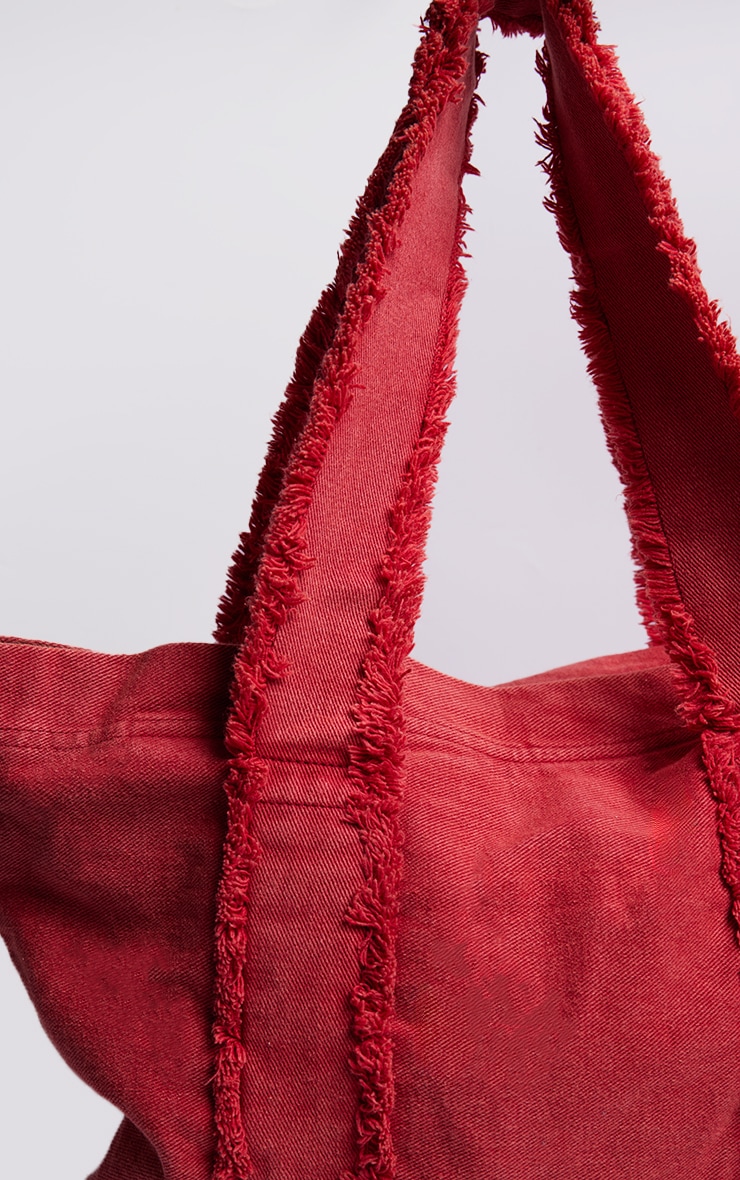 Tote bag en jean rouge cerise effiloché à zippé image 3