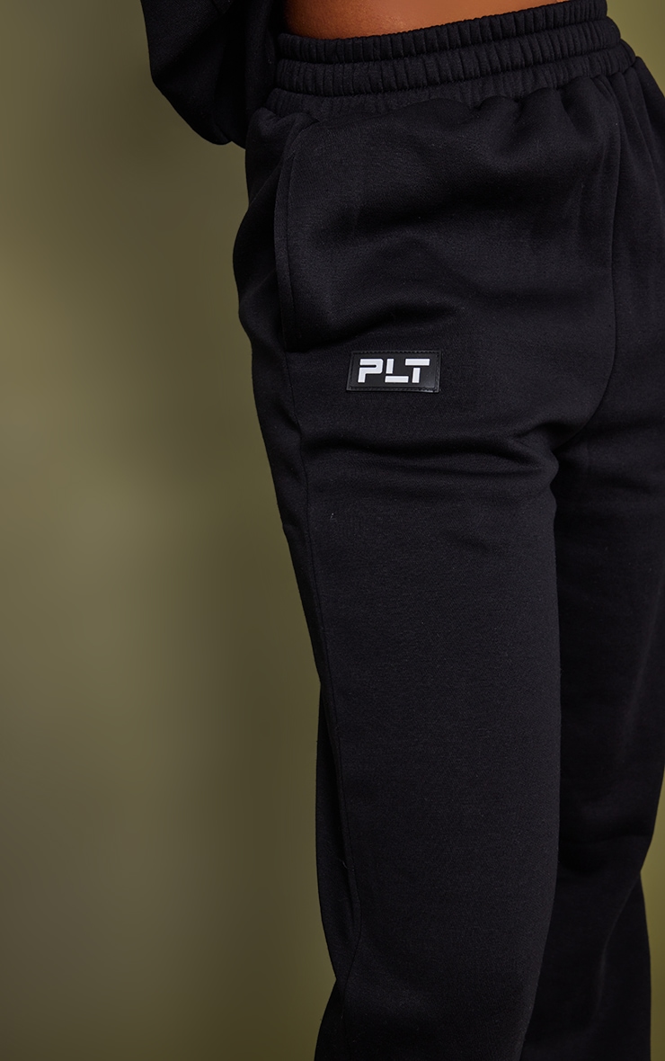 PRETTYLITTLETHING Tall Black Logo Badge Detail Straight Leg Sweatpants image 3