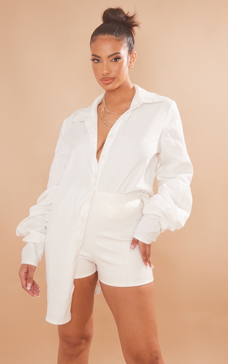 Mini short à pinces en PU crème image 4