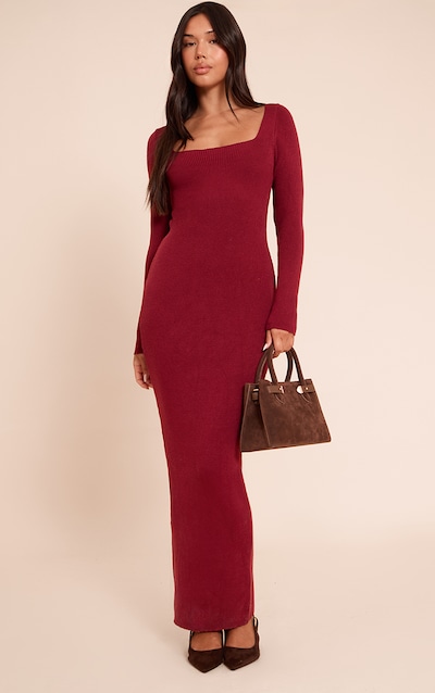 Robe longue en maille tricot bordeaux à col carré