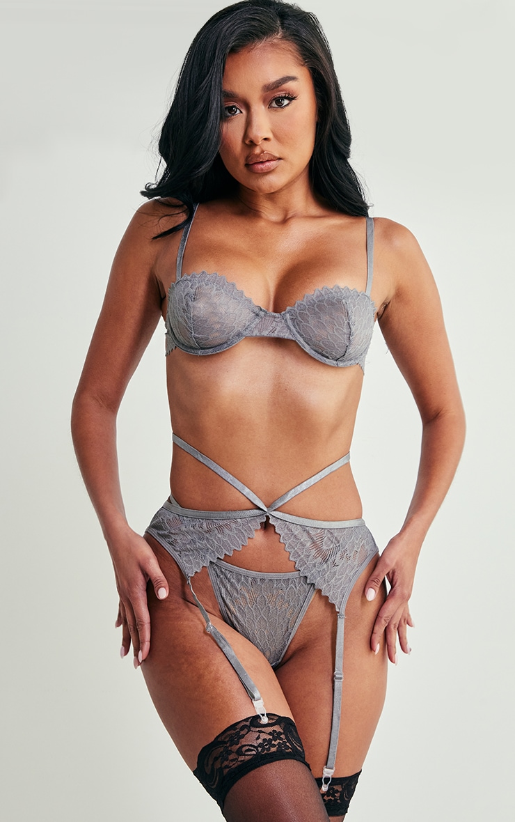 Grey Lace Scalloped Edge Underwired 3 Piece Lingerie Set image 3