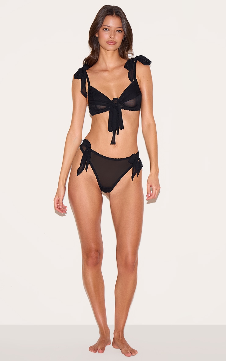 Ensemble de lingerie en mesh noir à détail noués image 3