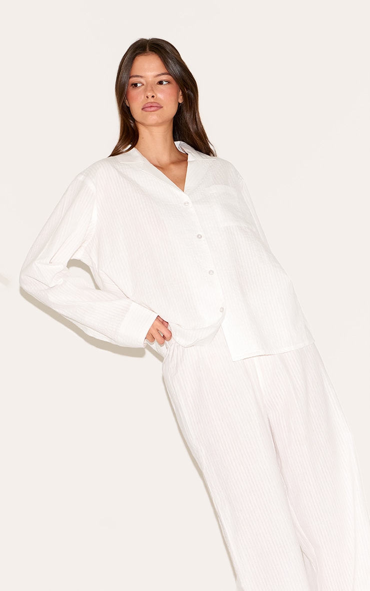 Ensemble de pyjama long en coton seersucker blanc à col replié image 3