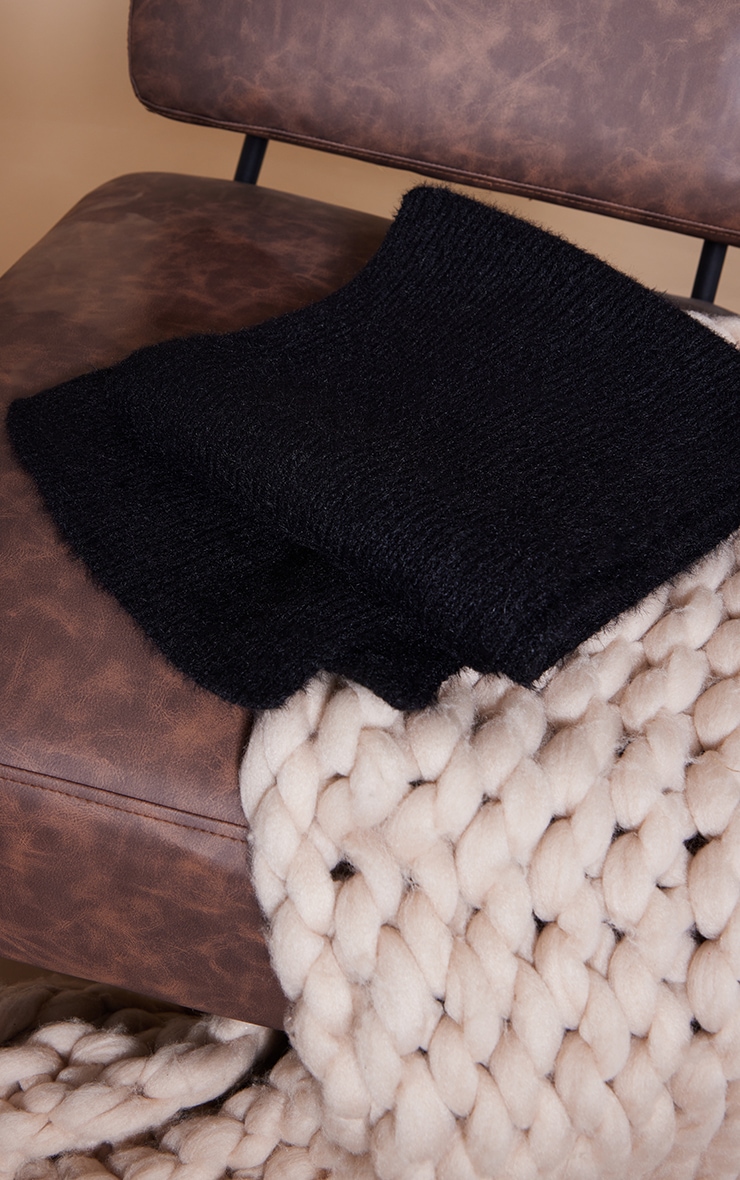 Écharpe noire en maille duveteuse tricotée PrettyLittleThing FR