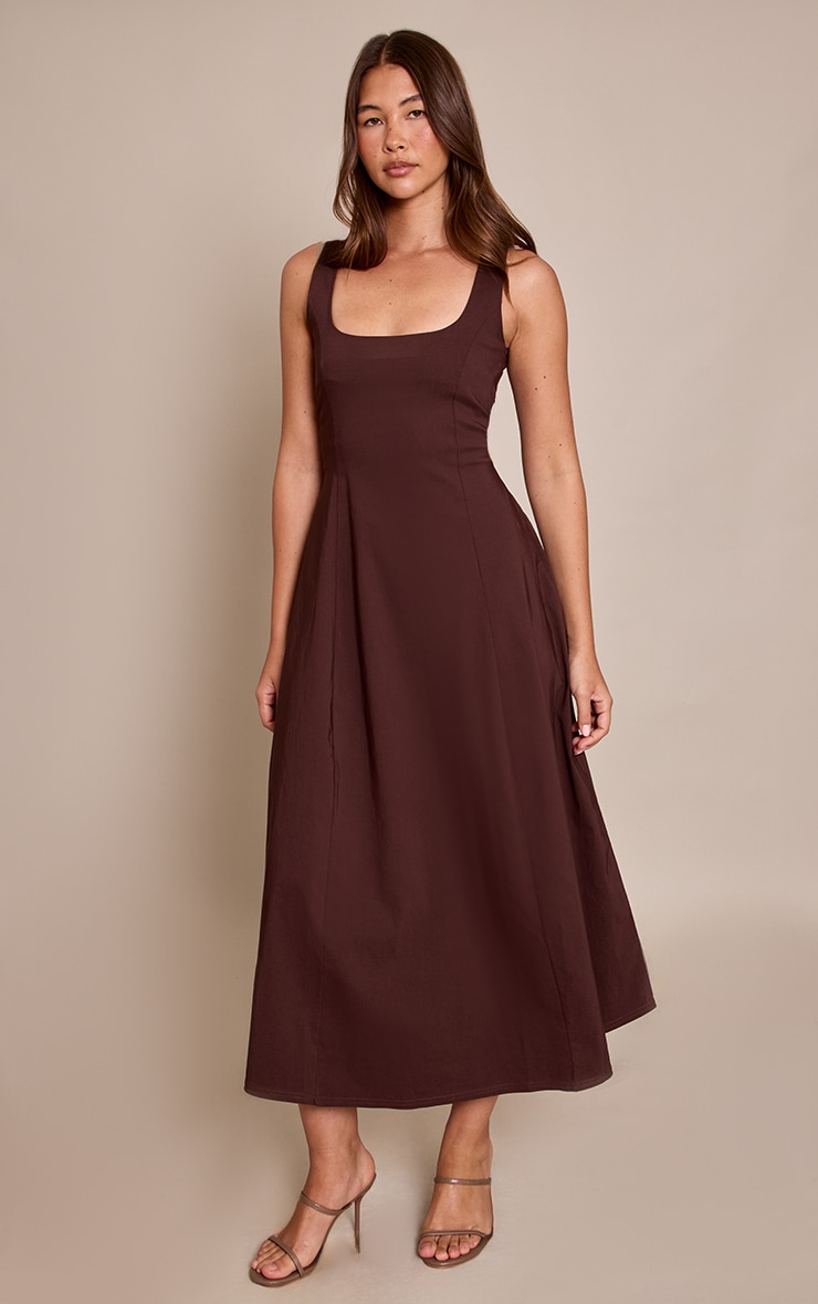 Robe longue chocolat sans manches à col rond image 1